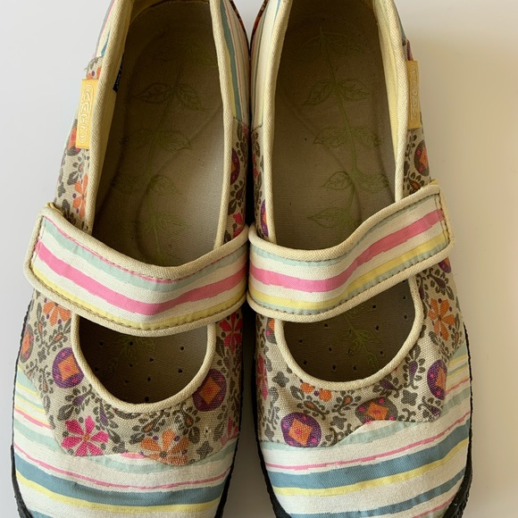 Keen Shoes - Womens Keen Harvest Mary Jane shoes Size 9.5 US Floral and striped